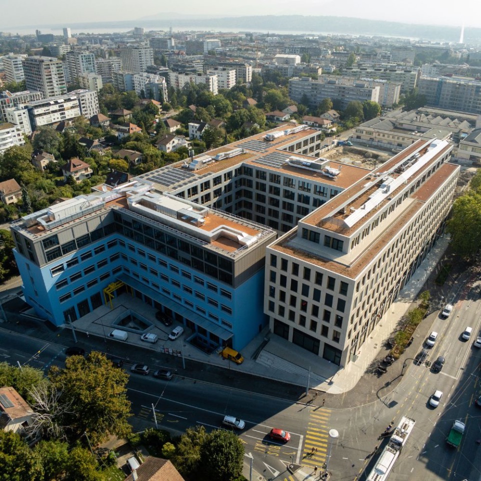 Installation Panneaux Solaires Photovoltaïques Bureaux Genève