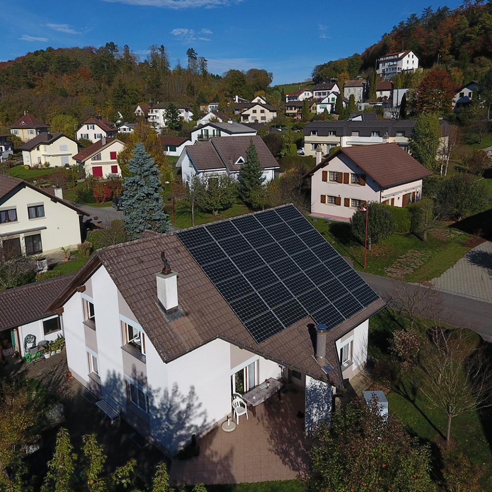 Installation panneaux solaires standard villa privée