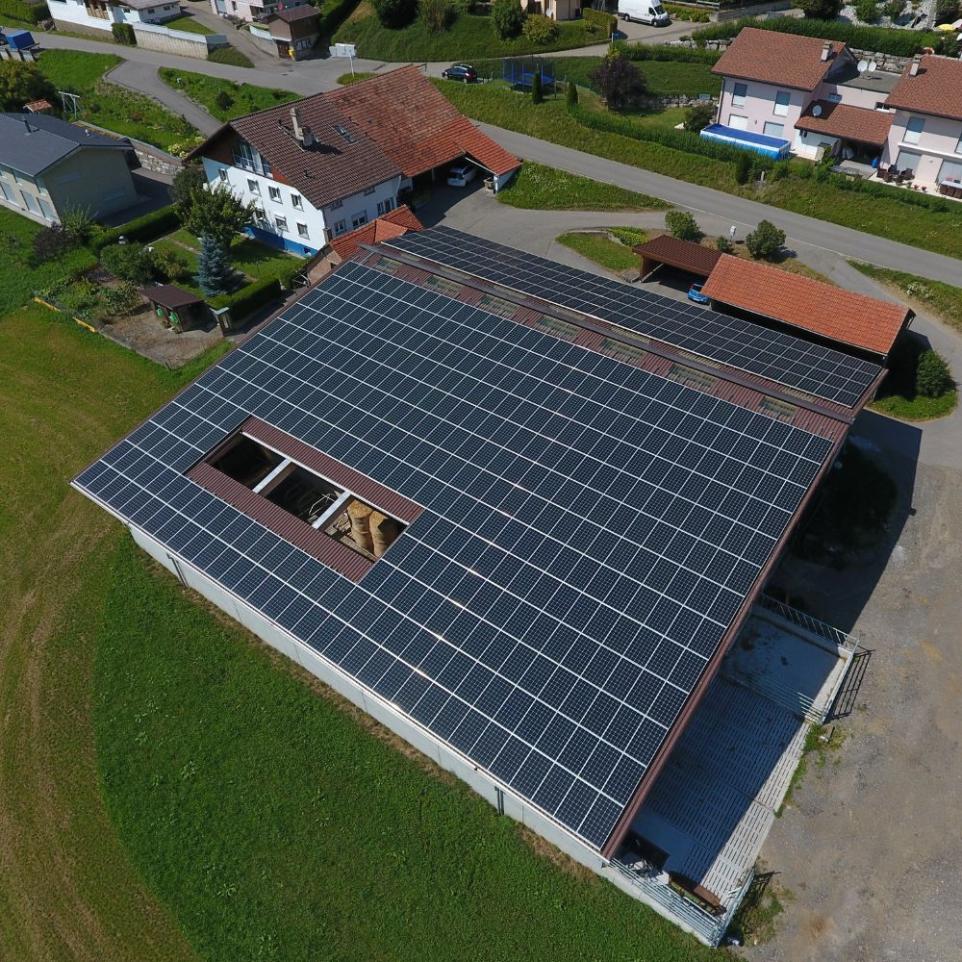 Panneaux photovoltaïques exploitation agricole Senèdes