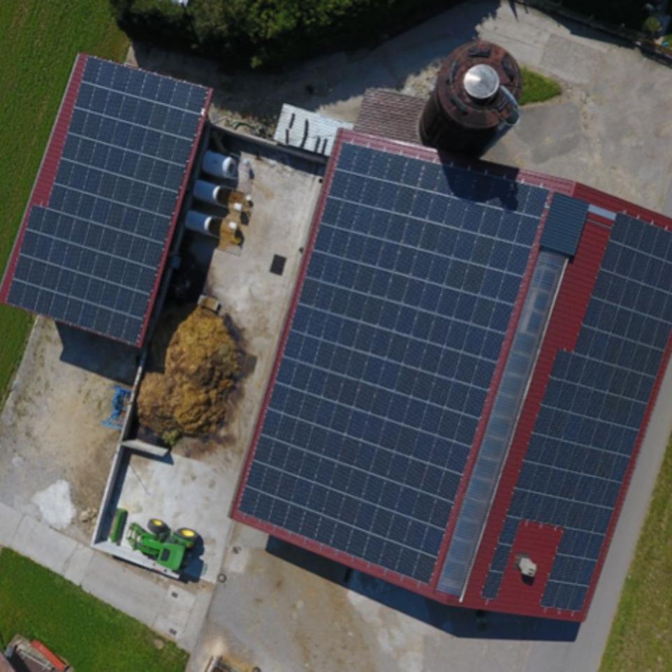 Panneaux photovoltaïques exploitation agricole Senèdes