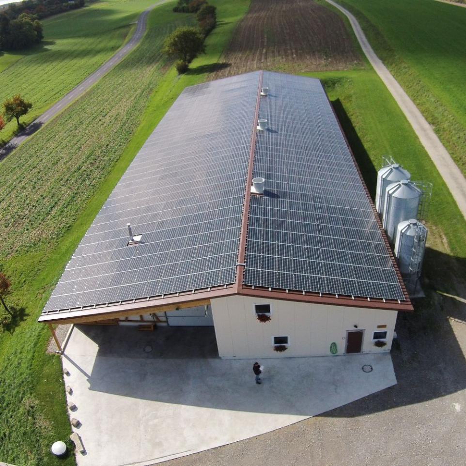 Panneaux photovoltaïques exploitation agricole Aumont